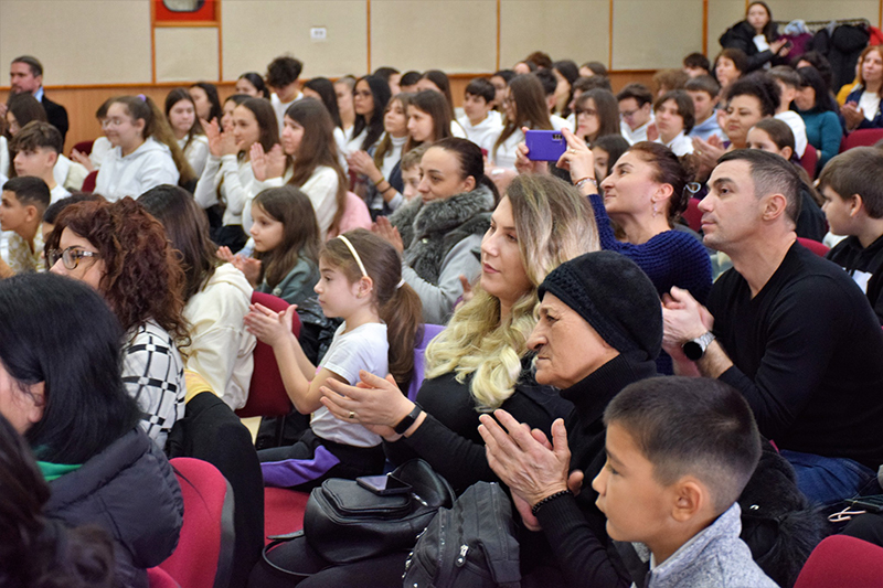 Spectacol dedicat lui Eminescu, la Cumpăna