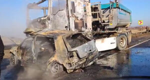 (FOTO) Doi tineri, de 16 și 19 ani, au murit într-un accident urmat de incendiu: Mașina lor ars ca o torță