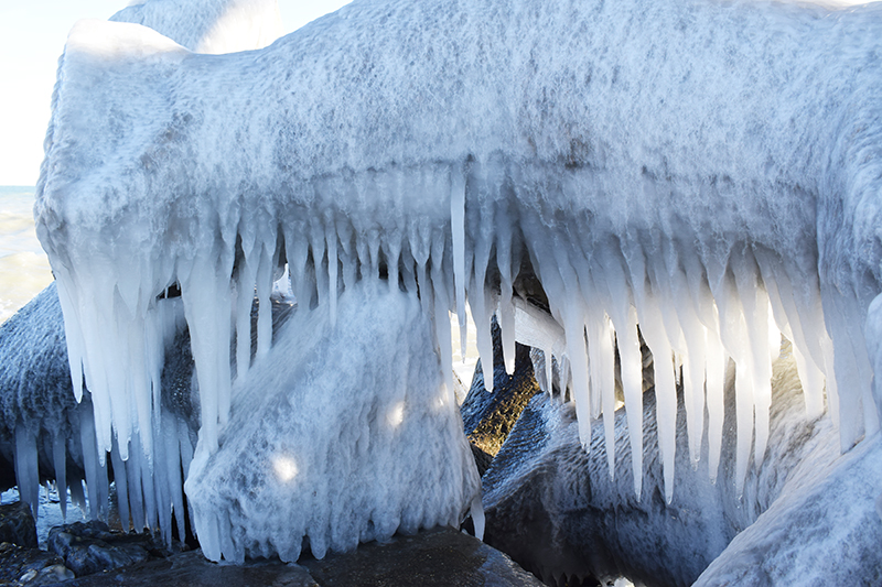 Peisaj de gheață pe litoral