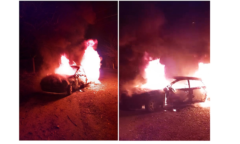 (VIDEO) O mașină a ARS, ca o torță, la Eforie Sud: Focul ar fi izbucnit de la un scurtcircuit