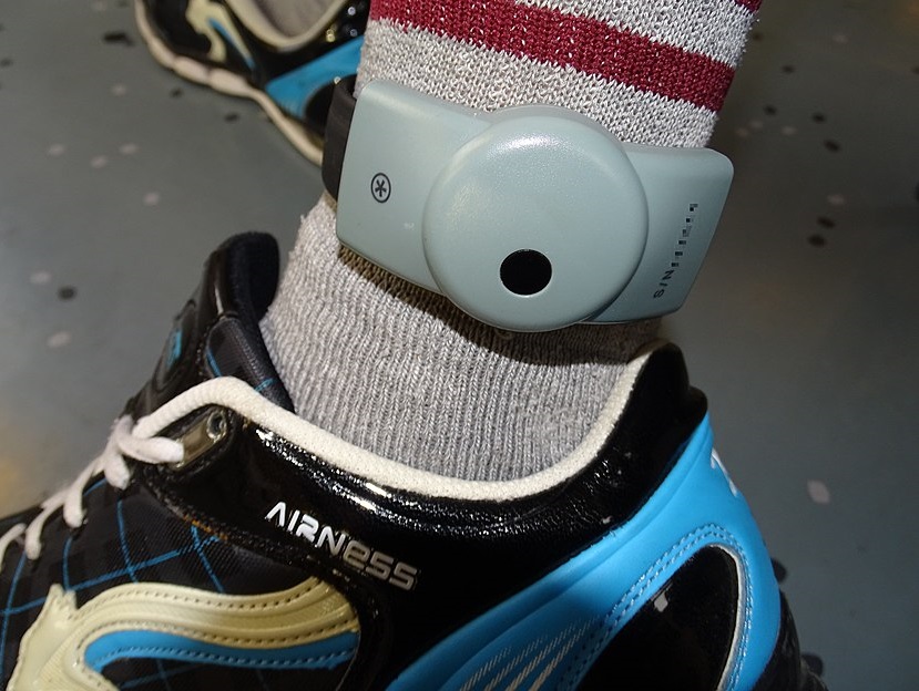 În Constanța a fost montată prima brățară electronică de supraveghere, după ce un bărbat a încercat să intre cu forța în locuința unei femei