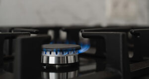 Cresc facturile la energie electrică: Cât vom plăti, în plus, chiar de luna aceasta