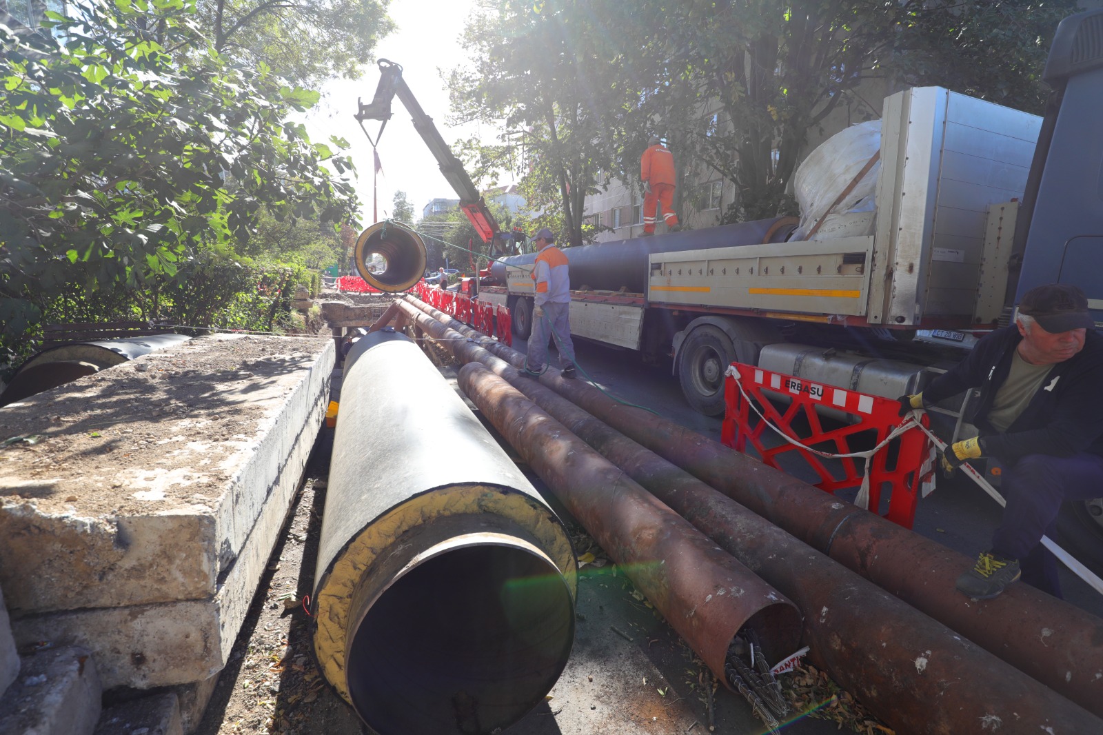 Primarul Chițac a semnat contractul de execuție a lucrărilor de reabilitare a rețelelor termice Etapa IV.  Valoarea acestuia depășește 140 de milioane de lei