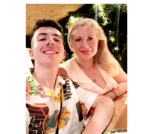 Și tu poți dona! Fiul Mihaelei Scrieciu, fostul președinte al Organizației de femei a PNL Constanța, are nevoie de sânge